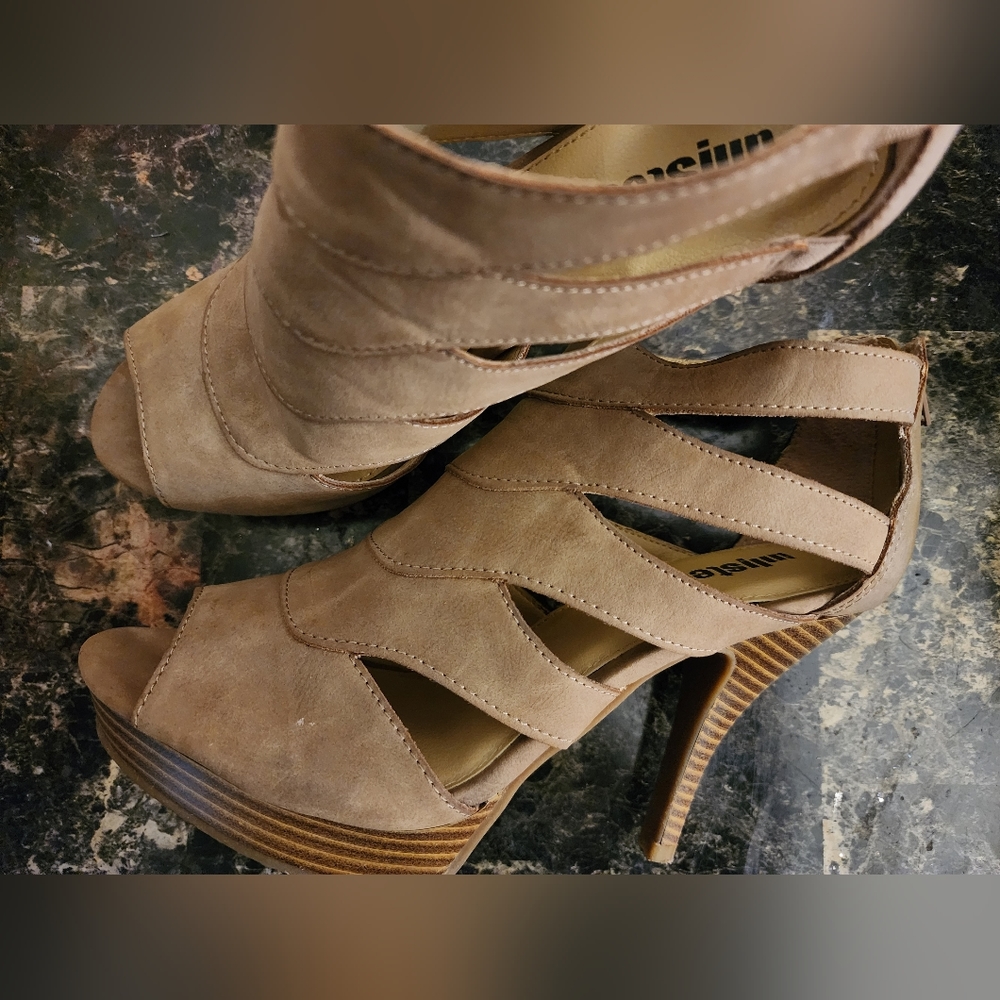 Kenneth Cole Unlisted Platform